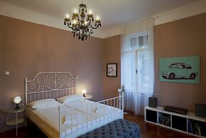 Villa in city center