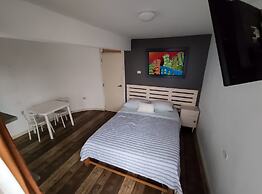 Nuna Chak Hostel & Café