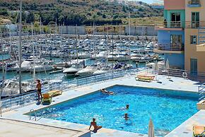 Marina Sea Residence Apartment