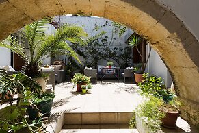 Lilys Apartments