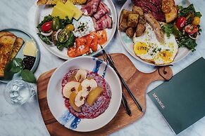 Kloe Hotel