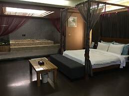 Her Home Spa Motel Douliu