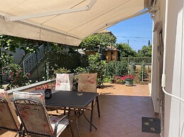 Angelas Apartments