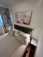 Angelas Apartments