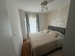 Angelas Apartments