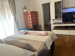 Angelas Apartments