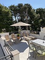 Angelas Apartments
