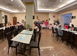 Home Full Hotel