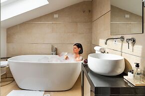 Re Dionisio Luxury Suites