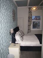 Ashmira Guest House