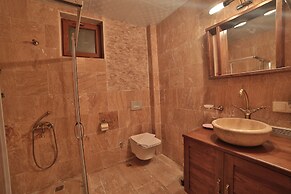 Caravanserai Inn Hotel
