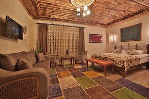 Caravanserai Inn Hotel