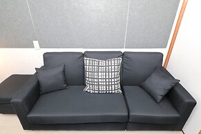 Namba East House01