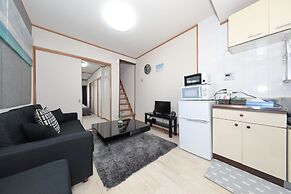 Namba East House01