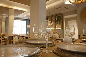 You & Co. Saler Beach Boutique Hotel