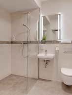Amper Art Hotel