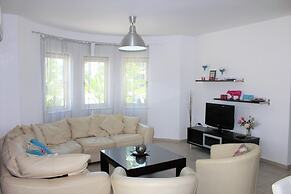 Avrora Villa PV