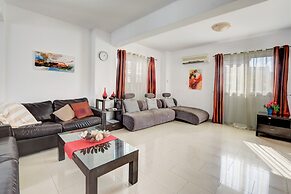 Svetlana villa BR24