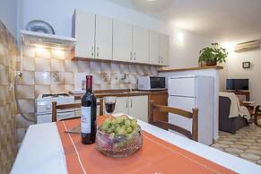 Apartment 34
