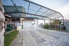 Apartment 34