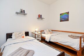 Apartment 1085
