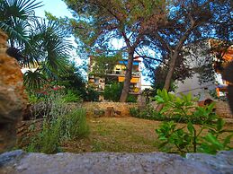 Apartment 758