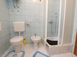 Apartment 72