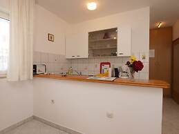 Apartment 72