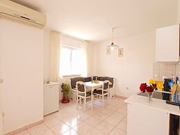 Apartment 72