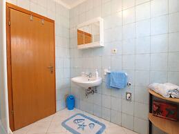Apartment 72