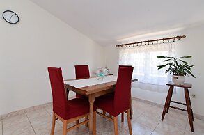 Apartment 250
