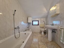 Apartment 250