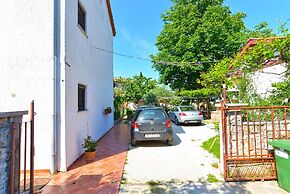 Apartment 358