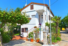 Apartment 358