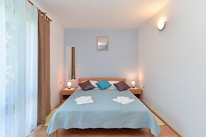 Apartment 358