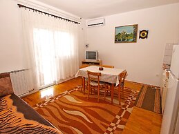 Apartment 359