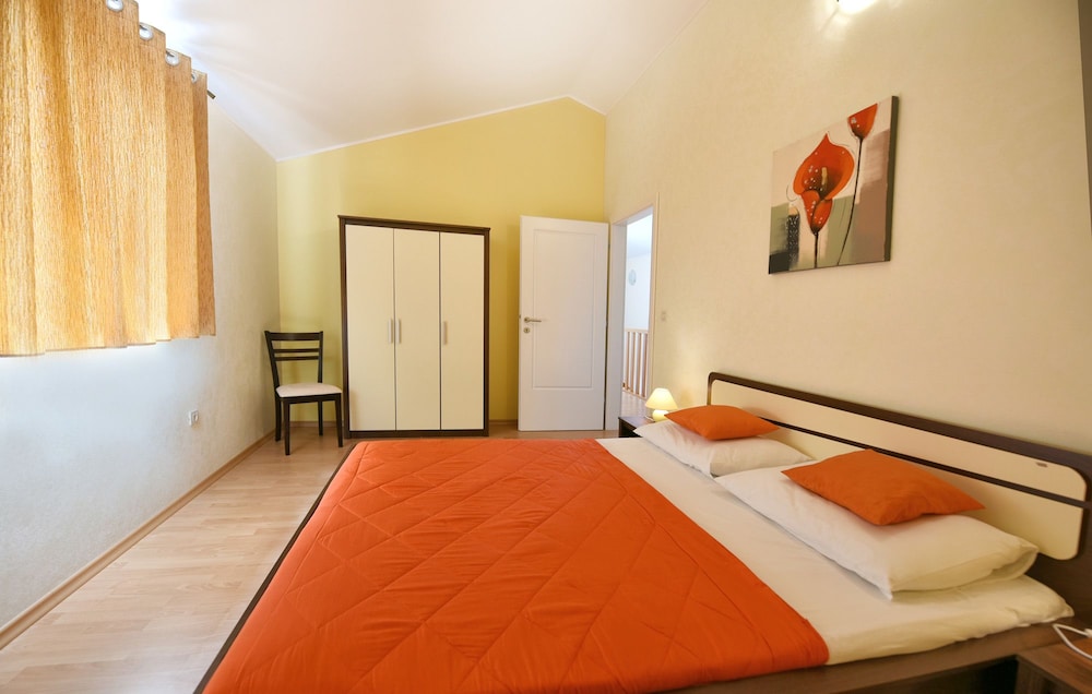 Villa 377