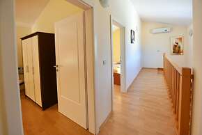 Villa 377