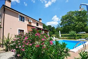 Villa 377