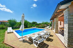 Villa 377