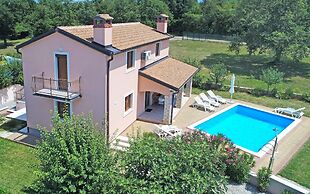 Villa 377