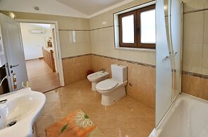 Villa 377