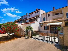 Apartment 389