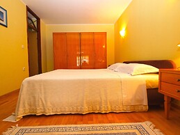 Apartment 389