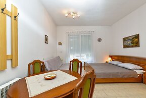 Apartment 417
