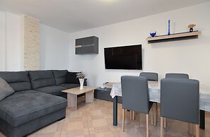 Apartment 436