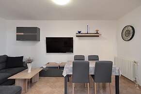Apartment 436