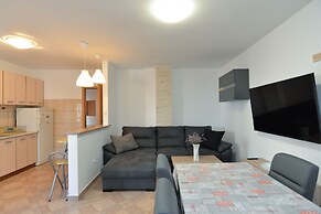 Apartment 436