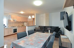 Apartment 436