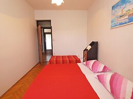 Apartment 439